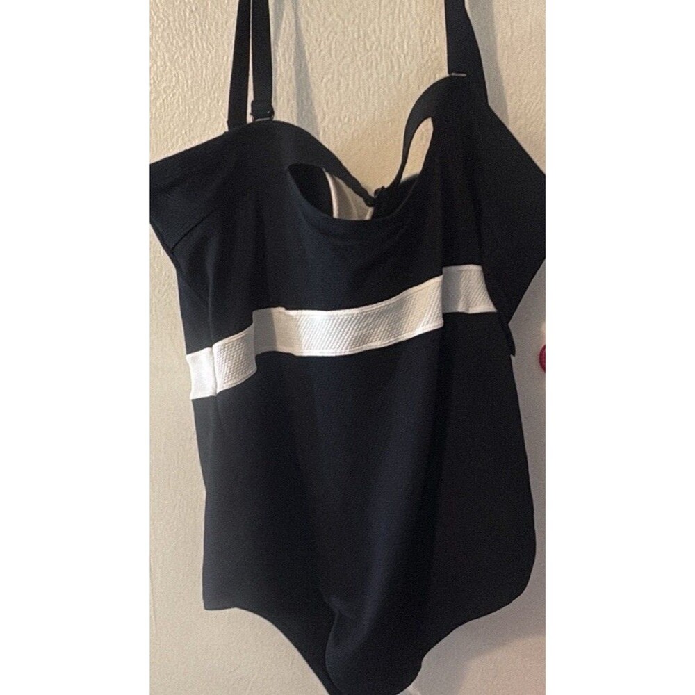 TORRID!Push Up Swimsuit Black White Textured Size 3 Plus Beach Pool Vacation 3X - Picture 3 of 12